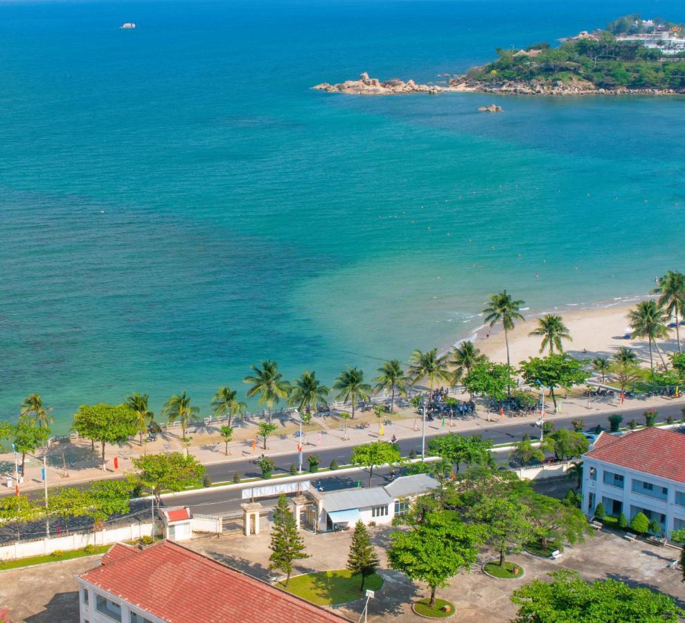 Arise Seaside Hotel Нячанг Екстер'єр фото